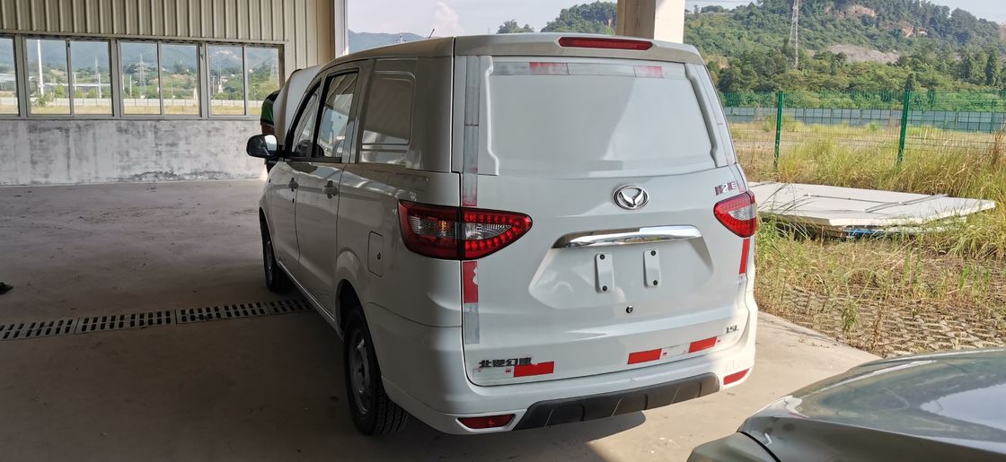 Asientos grandes 150KM/H del motor de gasolina de Space Inventory Van MPV BLIND VAN 1.5L 5