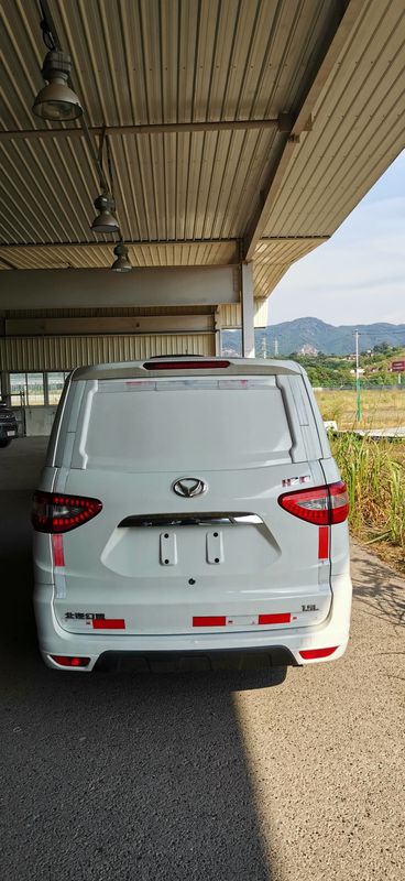 Asientos grandes 150KM/H del motor de gasolina de Space Inventory Van MPV BLIND VAN 1.5L 5