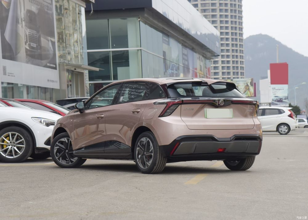 Sedán eléctrico de los deportes de New Energy de la ventana trasera de MG4 MULAN EV del kilometraje eléctrico de los coches los 425km