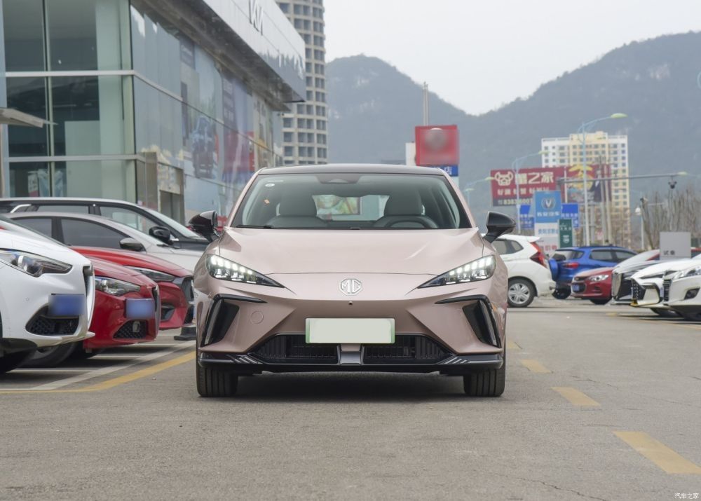 Sedán eléctrico de los deportes de New Energy de la ventana trasera de MG4 MULAN EV del kilometraje eléctrico de los coches los 425km