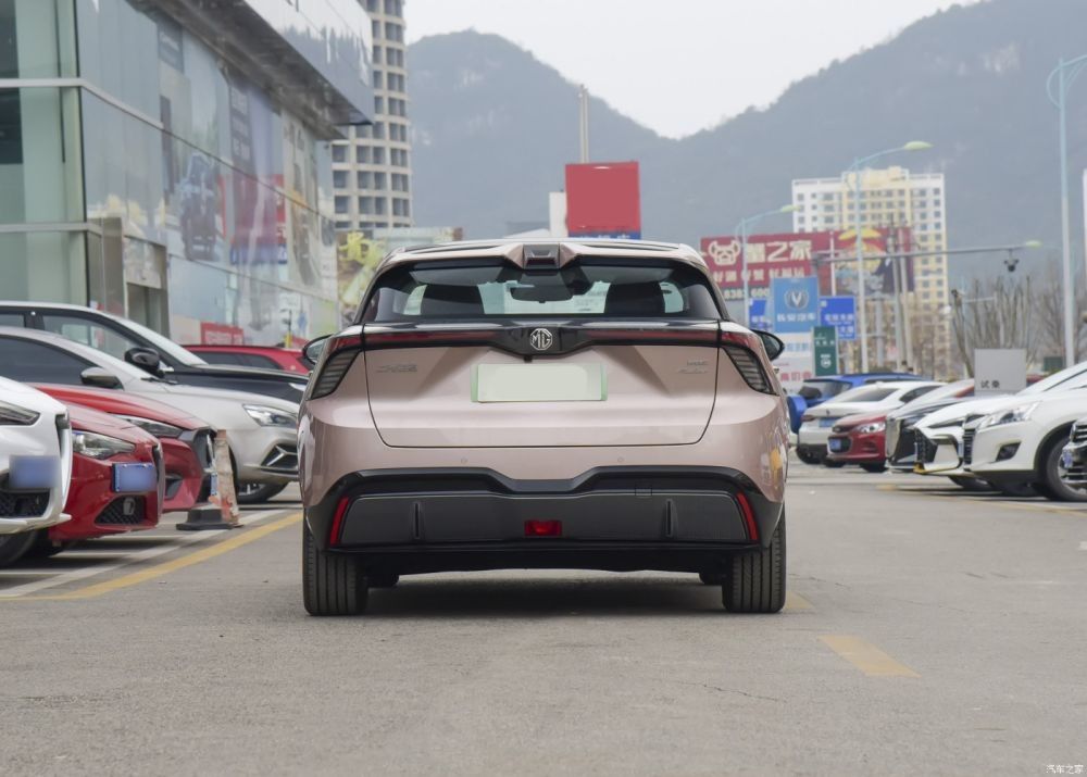 Sedán eléctrico de los deportes de New Energy de la ventana trasera de MG4 MULAN EV del kilometraje eléctrico de los coches los 425km
