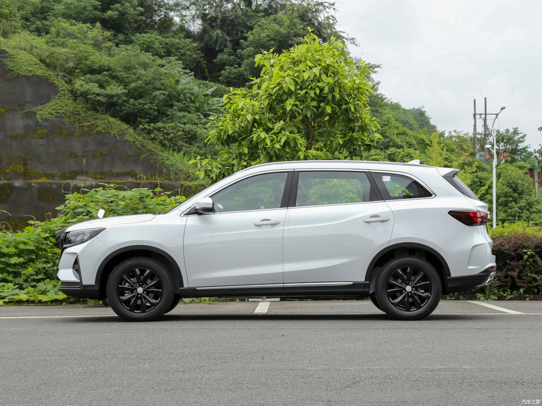 Aprovisione de combustible 1.5t el vehículo de tamaño mediano de la gasolina de SUV Baic Ruixiang X5 180km/H de la gasolina de los asientos del motor 5/7
