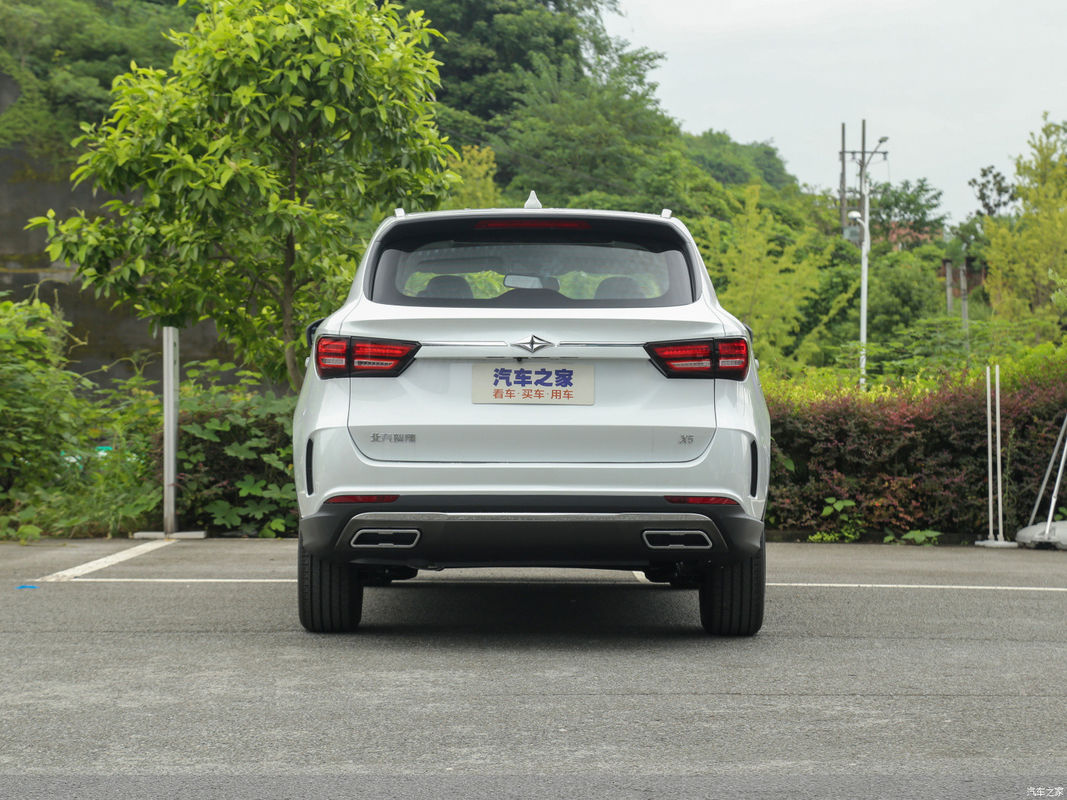 Aprovisione de combustible 1.5t el vehículo de tamaño mediano de la gasolina de SUV Baic Ruixiang X5 180km/H de la gasolina de los asientos del motor 5/7
