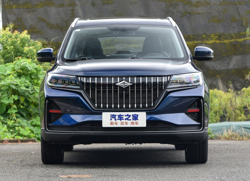 1.5T gasolina media de lujo SUV para el uso de la familia con cinco puertas en el 180KM