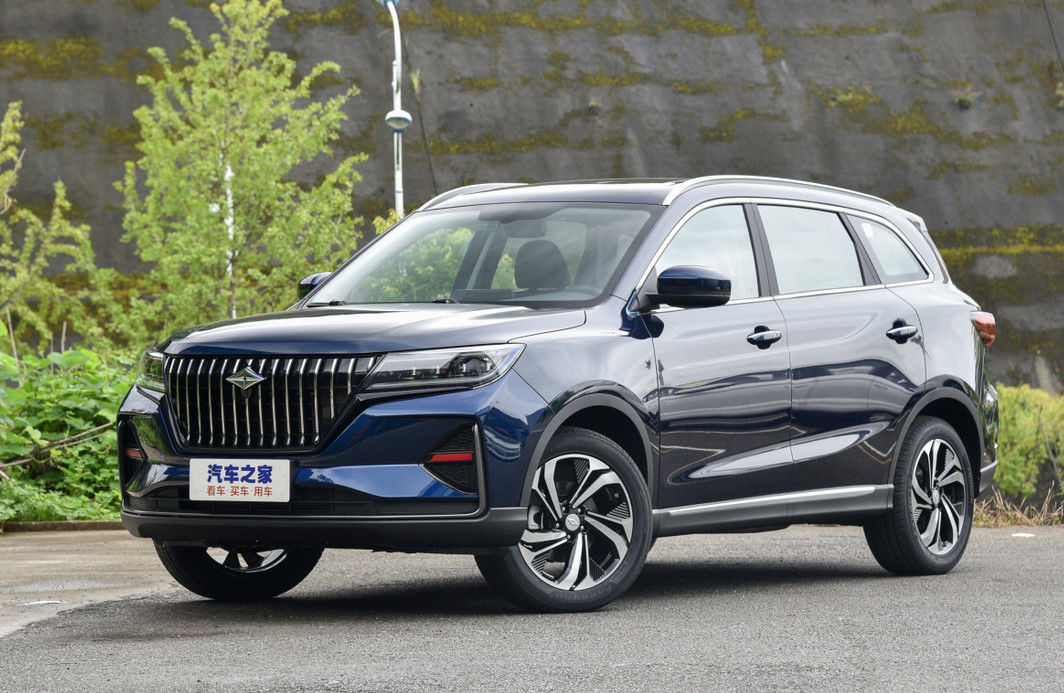 1.5T gasolina media de lujo SUV para el uso de la familia con cinco puertas en el 180KM