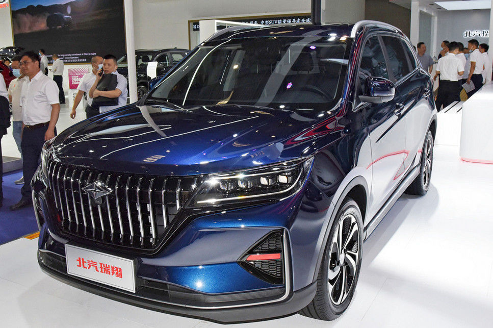 Coche seguro SUV de la gasolina del 180KM del vehículo 1.5L del excelente rendimiento de tamaño mediano de la dislocación