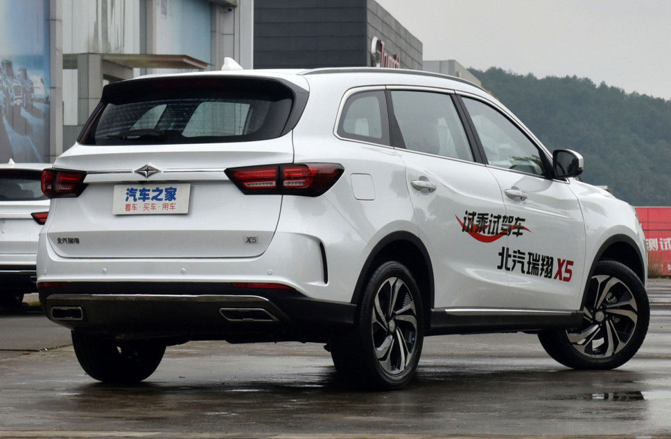 Cinco puertas SUV 5/7 coche de tamaño mediano vehículo seguro y confiable de 1.5L de la gasolina de los asientos