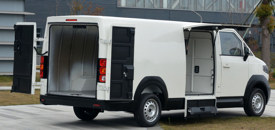 El cargo eléctrico Van Vehicle del transporte de la caja los 5m se extiende de largo los 305km cuatro puertas