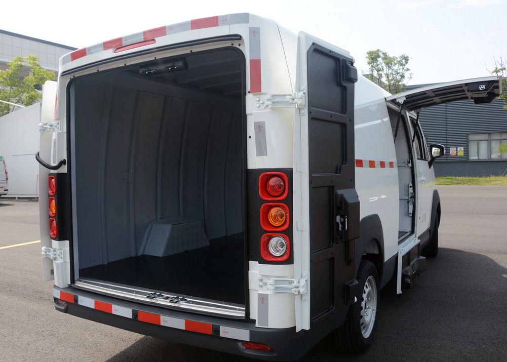 El cargo eléctrico Van Vehicle del transporte de la caja los 5m se extiende de largo los 305km cuatro puertas