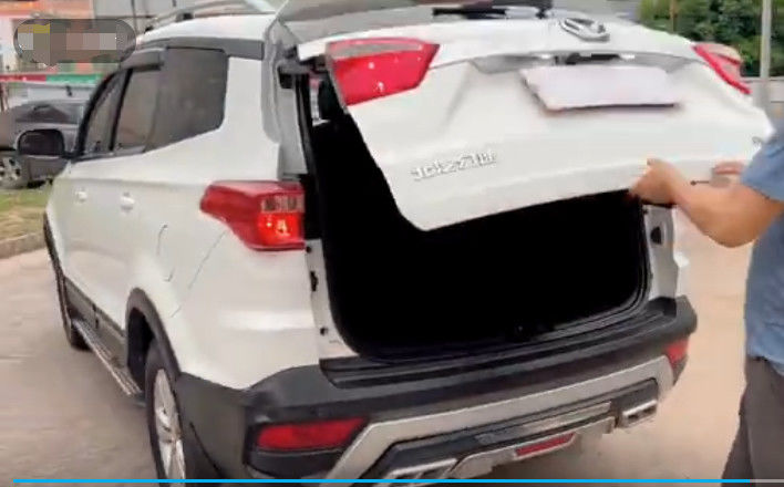 Alta configuración del techo corredizo del inventario del espacio grande panorámico de Baic RUIXIANG 1.5L SUV 5MT