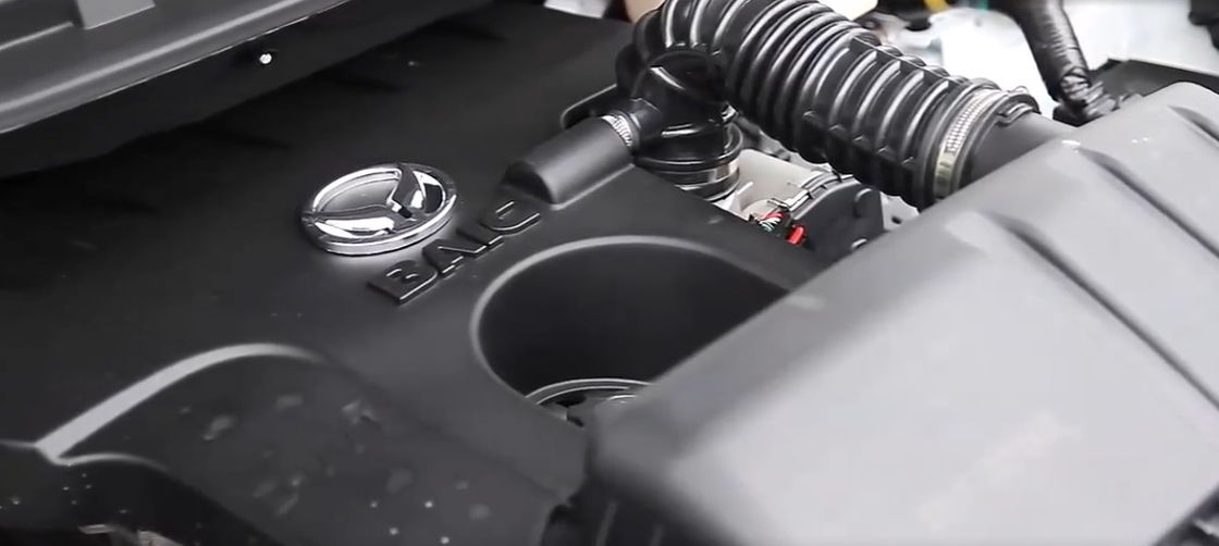 Vehículo de la gasolina de los asientos de las puertas 7 de SUV 5 del inventario de BAIC 1.5L 113 caballos de fuerza