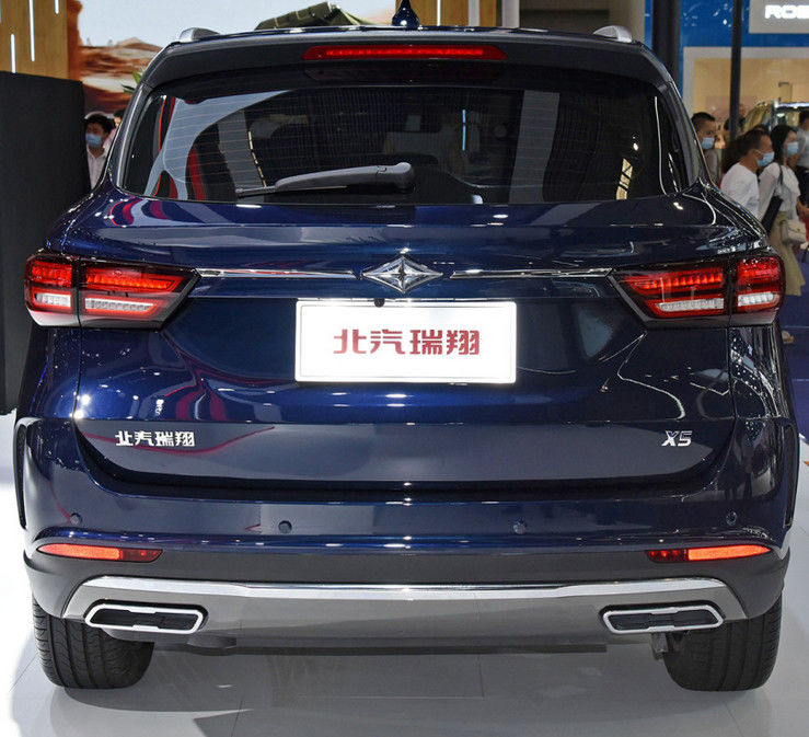 Ventana trasera SUV de la gasolina de BAIC con el tanque de aceite 55L y 180kmh máximo SUV de tamaño mediano