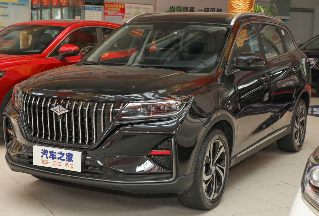 Ventana trasera SUV de la gasolina de BAIC con el tanque de aceite 55L y 180kmh máximo SUV de tamaño mediano