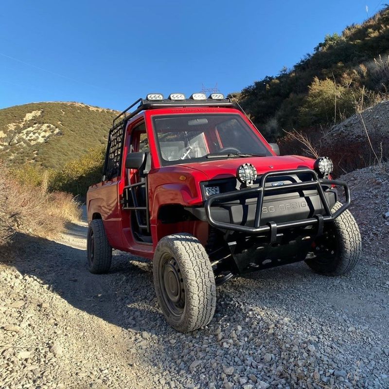 camioneta eléctrica del camión de la camioneta pickup de la batería de litio EV de los 80km/H 240ah mini con la superficie plana