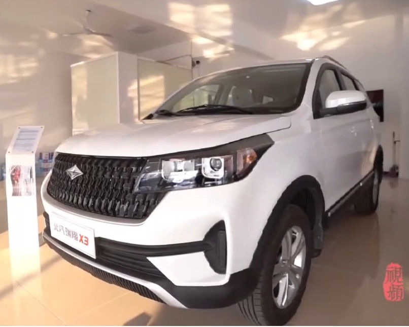 2-3-2 espacio práctico Rich Intelligent Configurations X3 del poder fuerte de SUV de la gasolina de los asientos