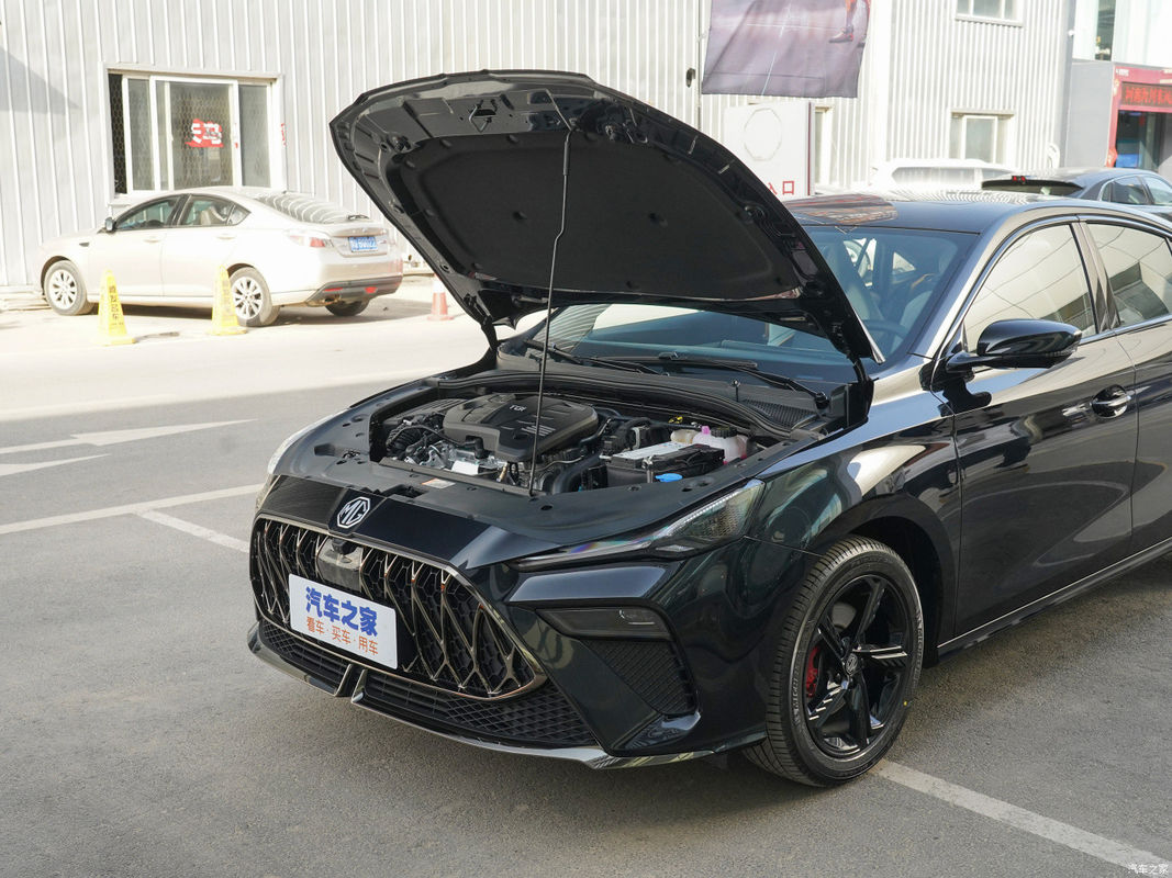 4 coches de la ventana trasera de la gasolina de la rueda MG5 conducen los coches del vehículo de la impulsión de la mano izquierda de 4-Door 5-Seat