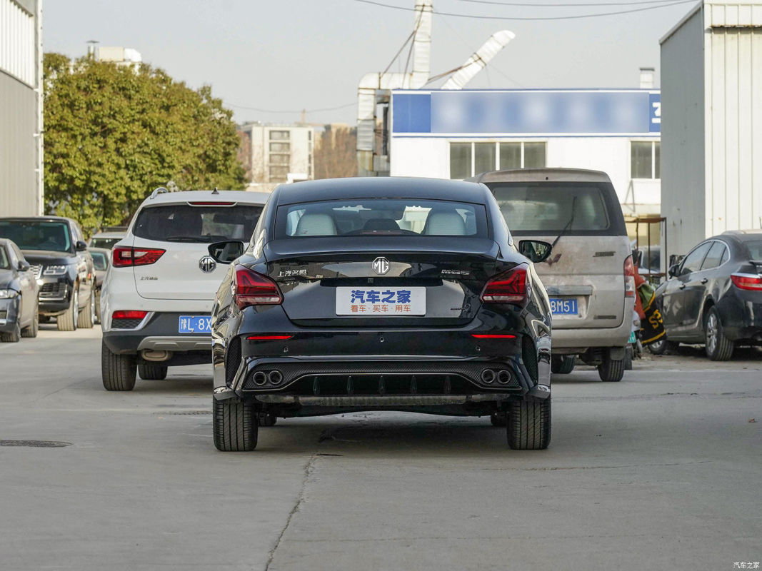 Coche medio del sedán 5Seat del coche de la gasolina de la versión de la comodidad de la ventana trasera 1.5T de la gasolina de Saic MG5