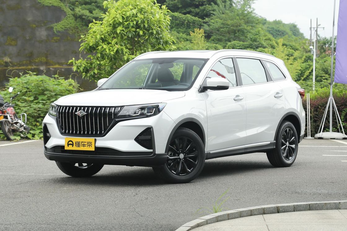 Vehículo SUV con motor de gasolina con frenos de disco ventilados con sujeción automática