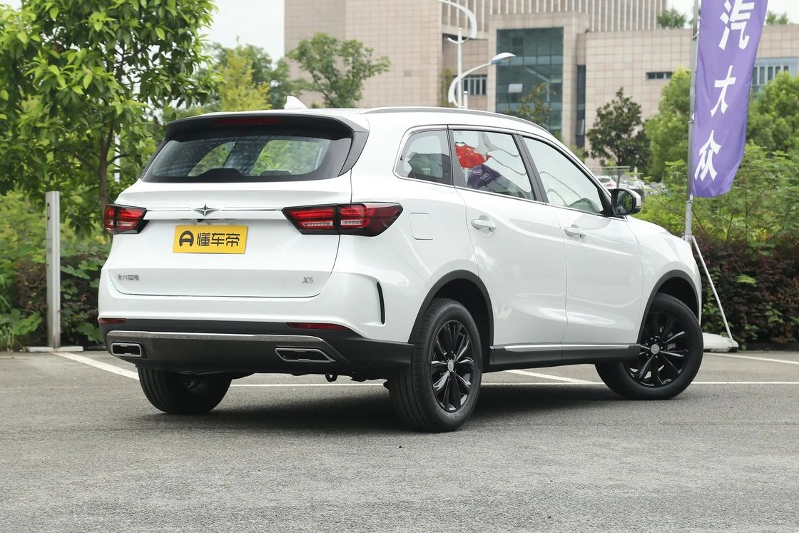 Vehículo SUV con motor de gasolina con frenos de disco ventilados con sujeción automática