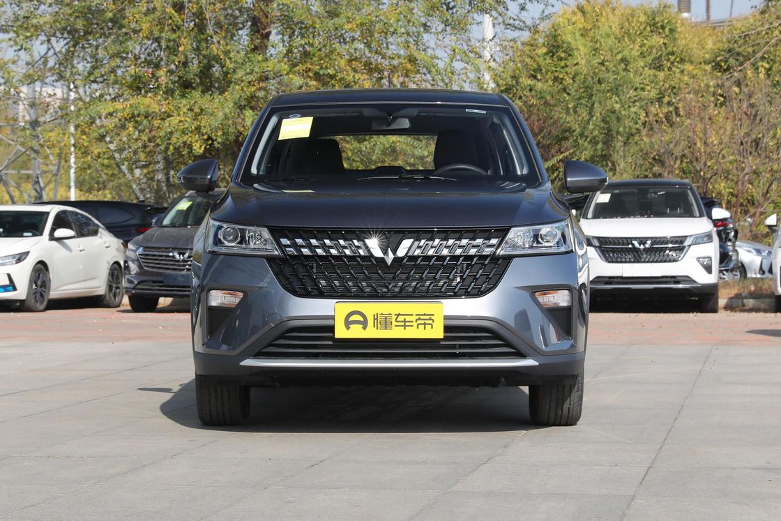 Wuling 99 de máxima potencia SUV con motor de gasolina 5 asientos 5 puertas SUV deportivo familiar