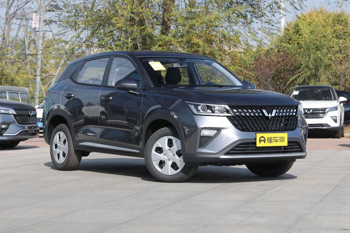 Wuling 99 de máxima potencia SUV con motor de gasolina 5 asientos 5 puertas SUV deportivo familiar