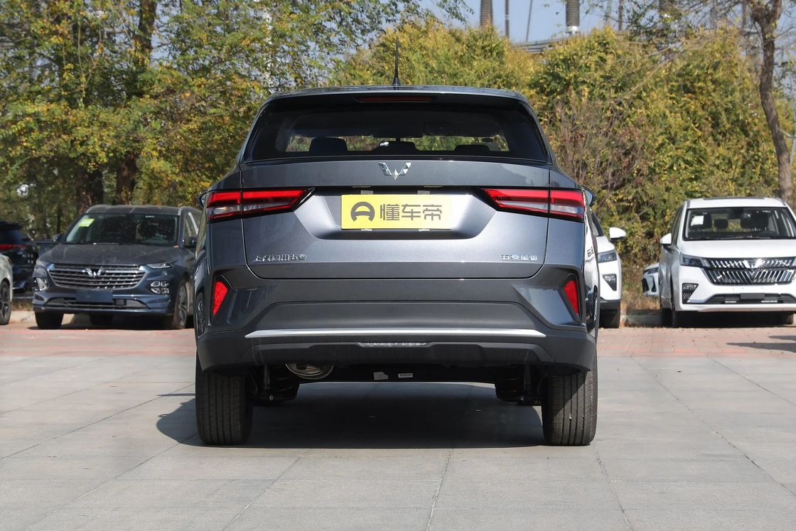 Wuling 99 de máxima potencia SUV con motor de gasolina 5 asientos 5 puertas SUV deportivo familiar