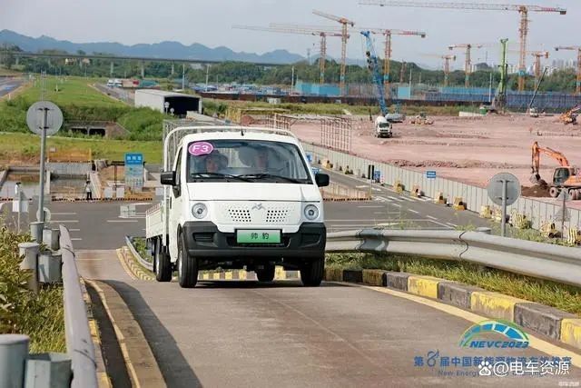 Micro EV camioneta pickup puerta trasera forma camión eléctrico de minería para mejorar la productividad