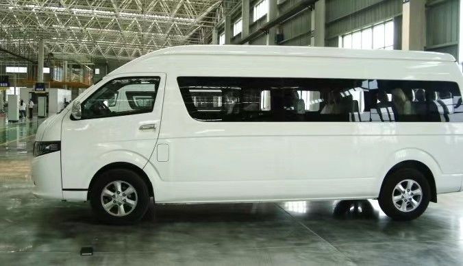 Auto eléctrico de 4 ruedas 450 Torque máximo Último modelo de minibus eléctrico RHD