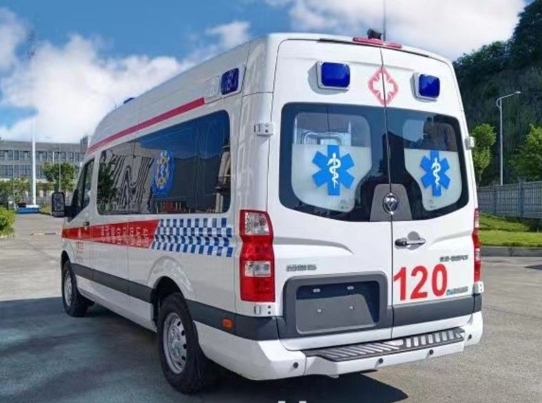 Transporte de pacientes Camión modificado 5/6/7/8 Vehículos diésel de pasajeros fabricados en China