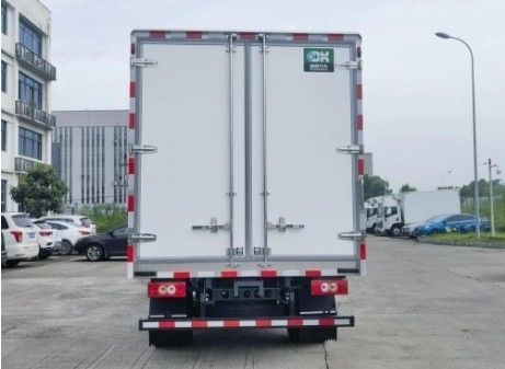 Cargador diesel furgoneta de carne congelada y pollo refrigerador camión congelador para la venta