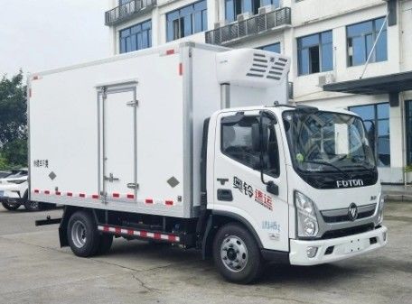 Vehículo refrigerado diesel/4X2 Vehículo de transporte refrigerado 3 Pasajeros