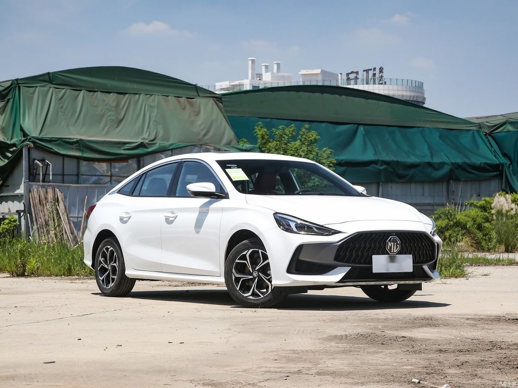 Auto de gasolina de alta calidad sedán de cuatro ruedas hecho en China Nueva condición con certificación de marca E