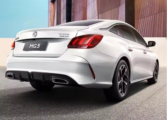 Producido en China MG5 1.5T Vehículo Nuevo version de lujo de gasolina Coches 12.3 pulgadas LCD Tablero de mando