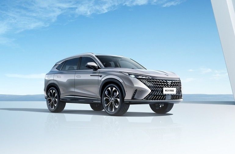 Venta de distribuidores China RX 5 SUV de alta velocidad sedán 4 ruedas con bastidor en el techo