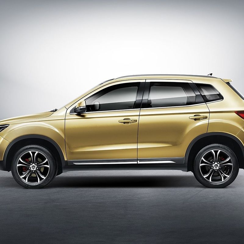2024 5 puertas 5 asientos Suv Puerta plana 1.5L Manual Confort Modelo Faw Sirius R7 Gasolina